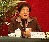 十八大代表郭广银：坚持育人为本、德育为先